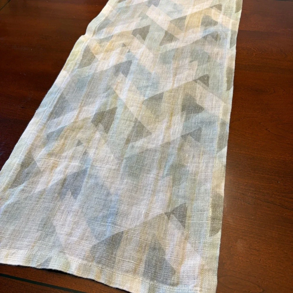Crate &‎ Barrel Breezeway 14x90 Linen Table Runner Pastel Geometric Modern